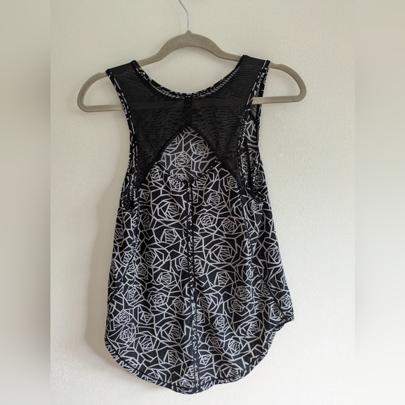 Lululemon Sculpt Tank - Picture 3 of 5